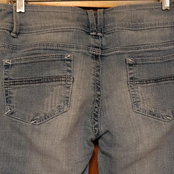 P&P Distressed Jeans - Picture 5 of 7